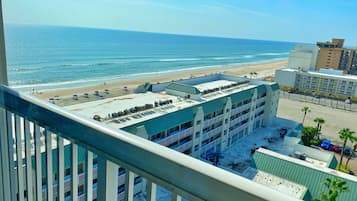 Premium Studio, 2 Queen Beds, Ocean View | Balcony view