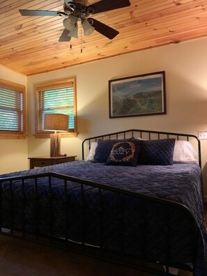 3 chambres, fer et planche à repasser, Wi-Fi gratuit, draps fournis