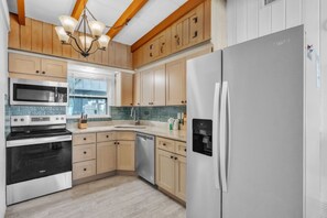 Private kitchen - Island Gem B 2 Bedroom Villa by RedAwning (Anna Maria)