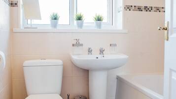 Luxury House, Private Bathroom, Courtyard View | Bathroom