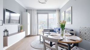 Apartment (17 C) | Living area | Flat-screen TV