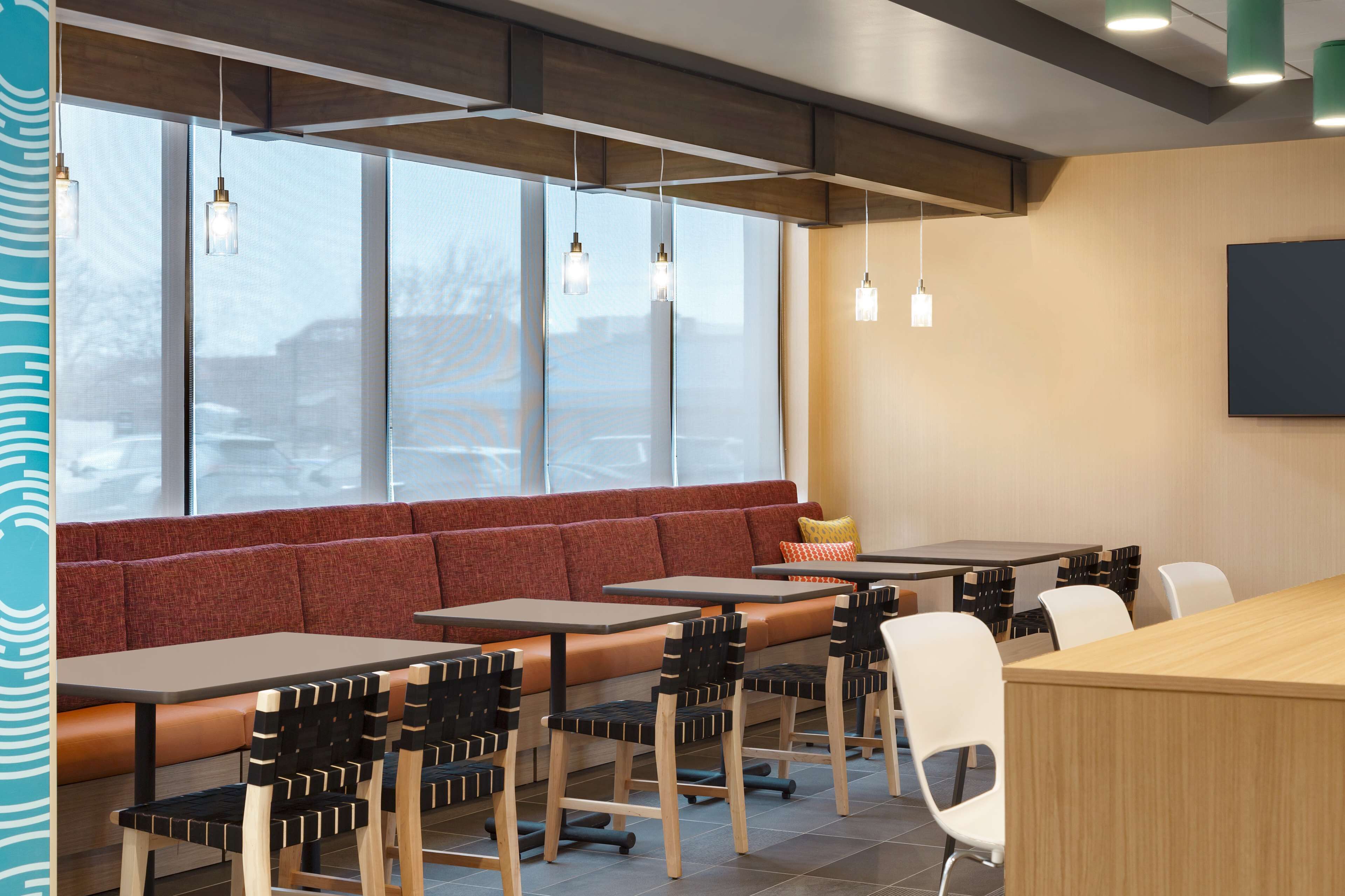 包每日自助早餐