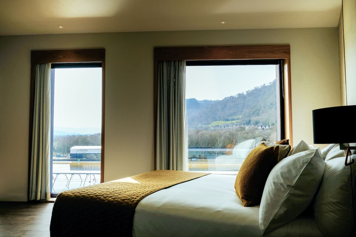 room, 1 queen bed, accessible | hypo-allergenic bedding, in-room safe, blackout curtains, soundproofing