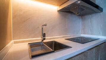 King One Bedroom Suite with Kitchenette | Private kitchen