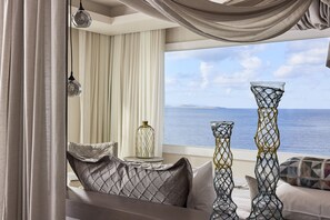 Amazon Sea View Suite with Infinity Private Pool | Premium bedding, minibar, in-room safe, individually decorated - Amazon Mykonos Resort & Spa (Mykonos)