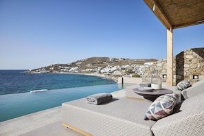 Eros Suite with Infinity Private Heated Pool | Water view - Amazon Mykonos Resort & Spa (Mykonos)