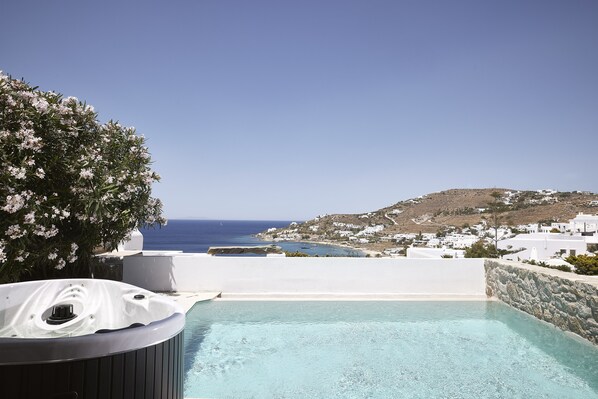 Honeymoon Suite with Private Pool and  Outdoor Heated Whirlpool | 1 bedroom, minibar, in-room safe, individually decorated