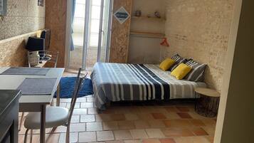 1 chambre, fer et planche à repasser, lit parapluie, Wi-Fi gratuit