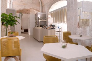 Free daily continental breakfast  - Vico Bianco (Ostuni)