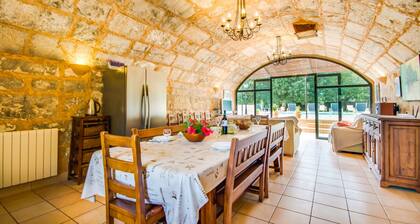 Finca Sa Mina pour 12 personnes avec piscine Ă Majorque.