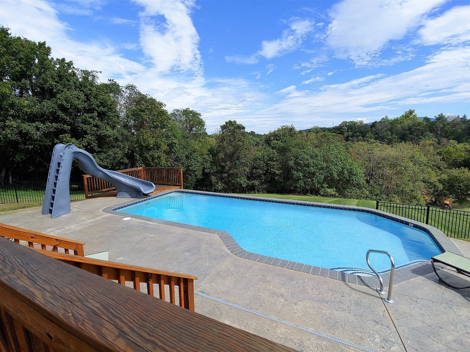 Kolam renang outdoor