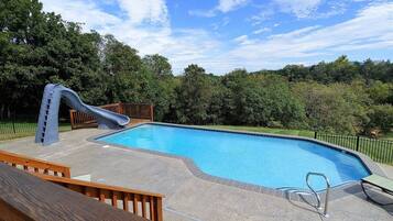 Kolam renang outdoor