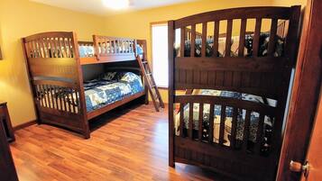 4 bedrooms, free WiFi