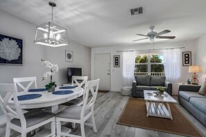 Condo (A7 1BED/1BATH) | Exterior
