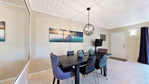 1 bedroom, free WiFi, alarm clocks - B1 1bed/porch (Sanibel)