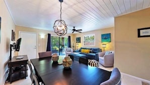 Room - B1 1bed/porch (Sanibel)