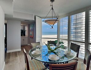 Condo (3 Bedrooms) | Property amenity