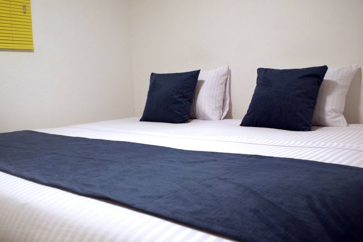 In-room safe, free WiFi, bed sheets