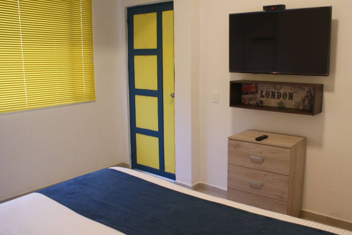 In-room safe, free WiFi, bed sheets