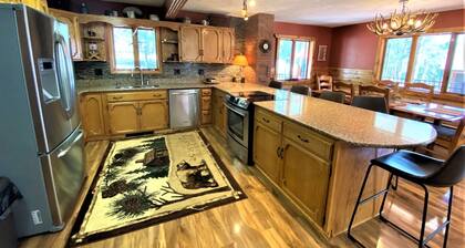 Diamond Jewel Cabin - Log Cabin near Deadwood