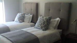 Unclassified image, 4 of 5, button - Franschhoek Prestige (Franschhoek)