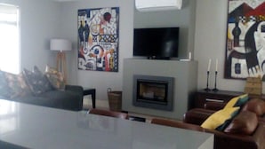 Unclassified image, 5 of 5, button - Franschhoek Prestige (Franschhoek)