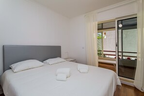 2 bedrooms, iron/ironing board, WiFi (free), bed sheets