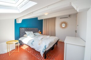 2 chambres, fer et planche à repasser, Wi-Fi, draps fournis