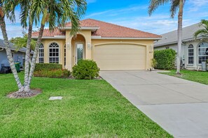 Exterior - 4 Bedroom, 2 Bath Home with Large Private Pool - Bike or Walk to the Beach!   (Naples)