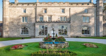 Modern 1-Bed Apartment | Near Lancaster | Sleeps 4