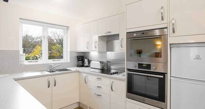 Modern 1-Bed House | Countryside Resort | Sleeps 4