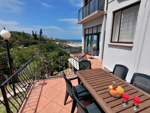 Outdoor dining - Claridges 106 (Margate)