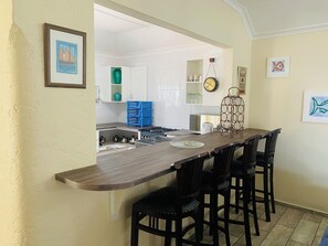 Apartment, 2 Bedrooms | Private kitchen | Fridge, microwave, oven, stovetop