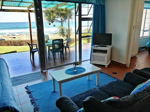 Apartment | Ruang tamu | TV skrin rata