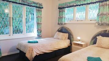 5 bedrooms, in-room safe, bed sheets