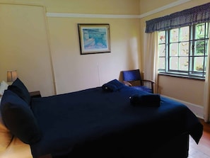 House, 6 Bedrooms | 6 bedrooms, in-room safe, bed sheets - Whaleback Cottage (Margate)