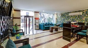 Lobby - The Pearl A Royal Residency (New Delhi)
