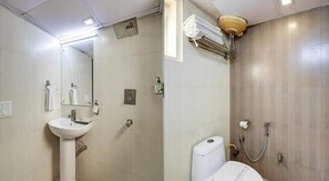 Bathroom - The Pearl A Royal Residency (New Delhi)