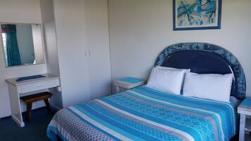 1 bedroom, in-room safe, desk, bed sheets