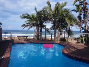 Outdoor pool - Southern Comfort - On the Rocks (Margate)