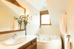 Bathroom - Paris Encamp (Encamp)