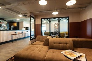 Unclassified image, 4 of 56, button