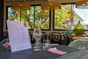 Dining - Kyriad Nuits-saint-georges (Nuits-Saint-Georges)