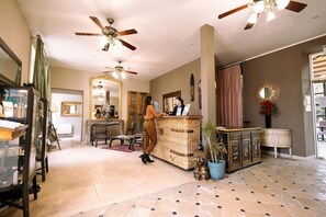 Lobby - Relais du Silence Domaine des Thomeaux (Mosnes)