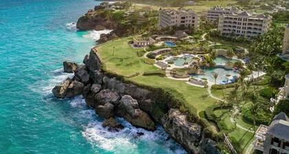 2 Bedroom Suite w/ Private Garden Pool, sleeps 6