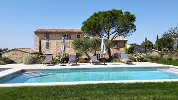 Piscine extérieure, piscine chauffée