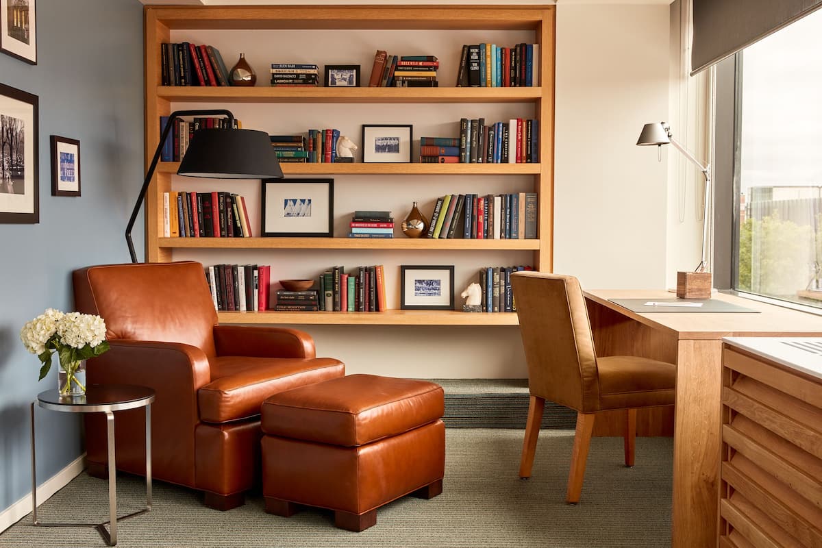 Signature Room, 1 King Bed | In-room safe, desk, laptop workspace, blackout drapes