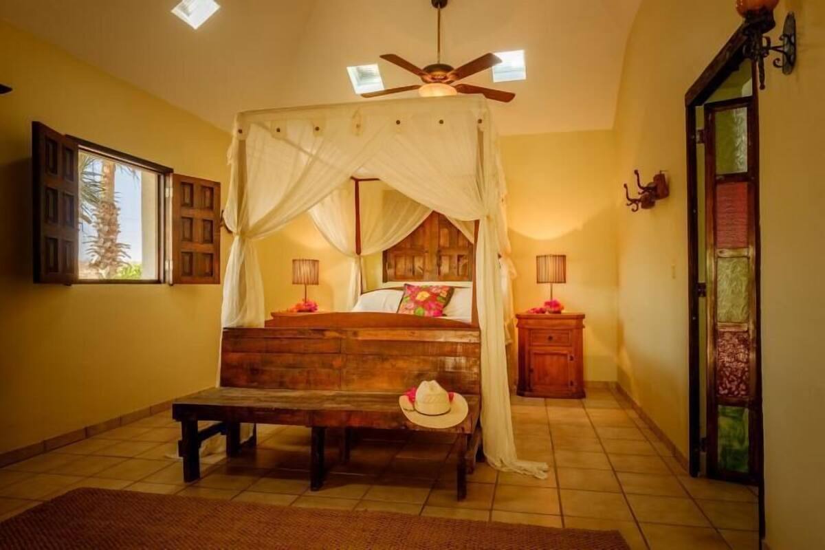 Laptop workspace, WiFi (free), individually furnished