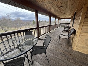 Outdoor dining - Horseshoe Lodge Canaan Valley (Davis)