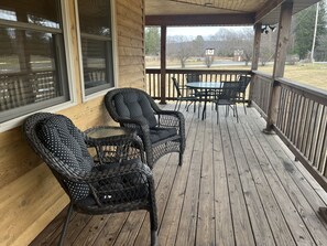 Outdoor dining - Horseshoe Lodge Canaan Valley (Davis)
